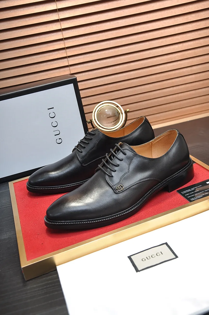 Men's shoes💰500💶Italy's top luxury men's shoe giant (GUCCI) (Gucci) (full cowhide lining) new arrival🍃Original European style🔰 Pleasant to the eye😍In order to make the shoes more durable and non-deformable🌀The production continues to follow traditional methods but there is still no lack of innovation💪Choose original sheepskin for the leather♻️ Smooth and natural And extra bright ⭐Made of imported cowhide, the first choice of rich people 38-45 (45 customized)